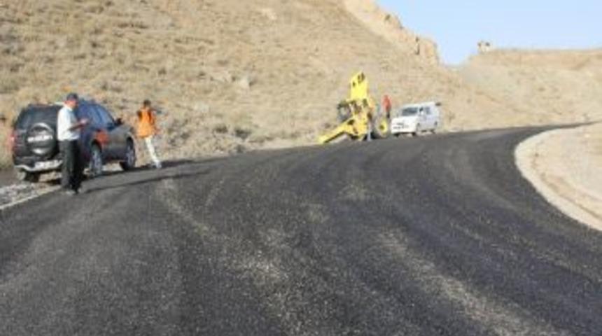 Tugay Yolunda Asfalt &Ccedil;alışması Başladı