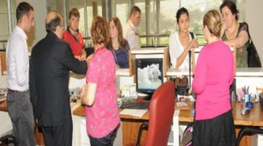 Belediye Başkanı G&uuml;mr&uuml;k&ccedil;&uuml;oğlu Belediye Personeli İle Bayramlaştı