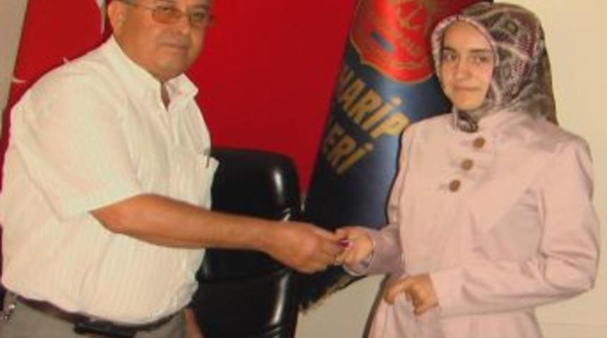 Alaşehir, 12 Yıl Aradan Sonra Kadın Hafız &Ccedil;ıkardı