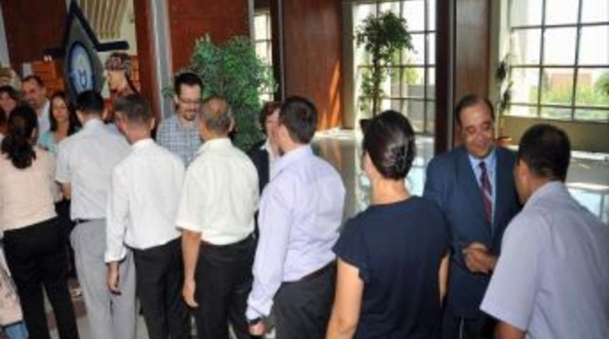 Ad&uuml;&rsquo;de Erken Bayramlaşma