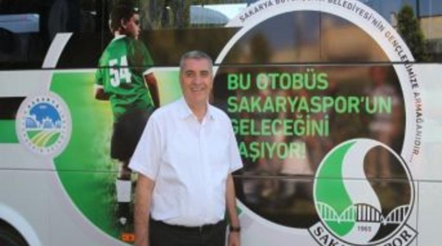 B&uuml;y&uuml;kşehir Belediyesinden Sakaryaspor Altyapısına Bayram Hediyesi
