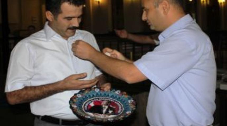 Alaşehir'de Tayinleri &Ccedil;ıkan Polis Memurlarına Veda Yemeği