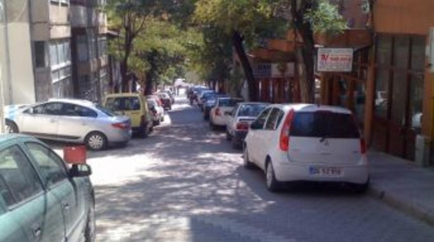 Emet&rsquo;te Ara Sokaklar Park Alanı Oldu