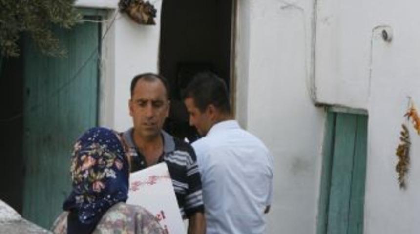 Sel&ccedil;uk'ta Belediyeden Bayram Yardımı Sevindirdi