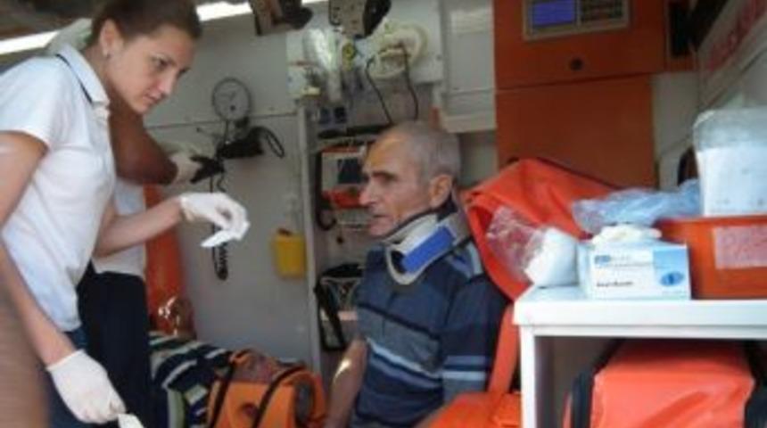 Yoldan &Ccedil;ıkan Tır Evin Bah&ccedil;esine U&ccedil;tu