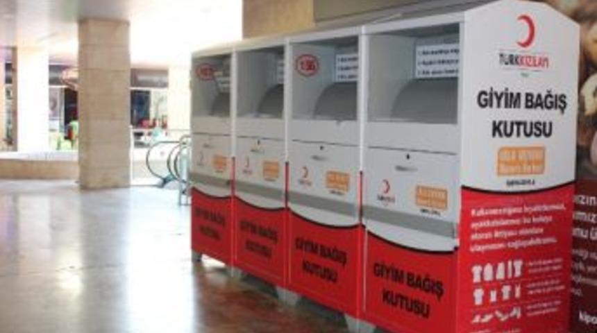 Urla Kızılay Şubesi'nin Dağıttığı Giysiler Sevindirdi