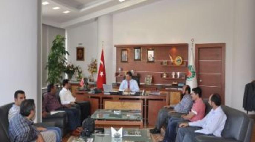 Malatya Dernekler Federasyonu'ndan Belediye Başkanı Ahmet &Ccedil;akır'a Ziyaret