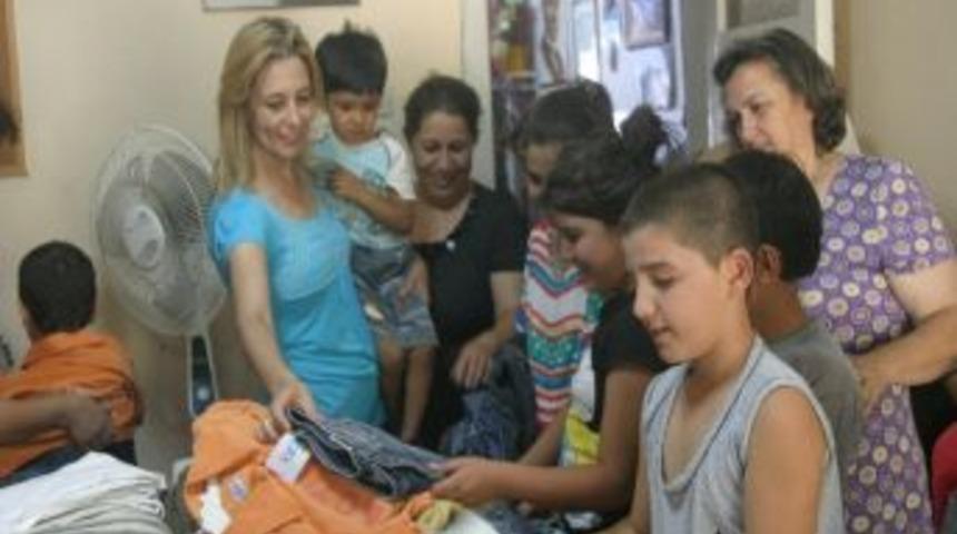 Chp'li Kadınlar &Ouml;demişli &Ccedil;ocukları Sevindirdi