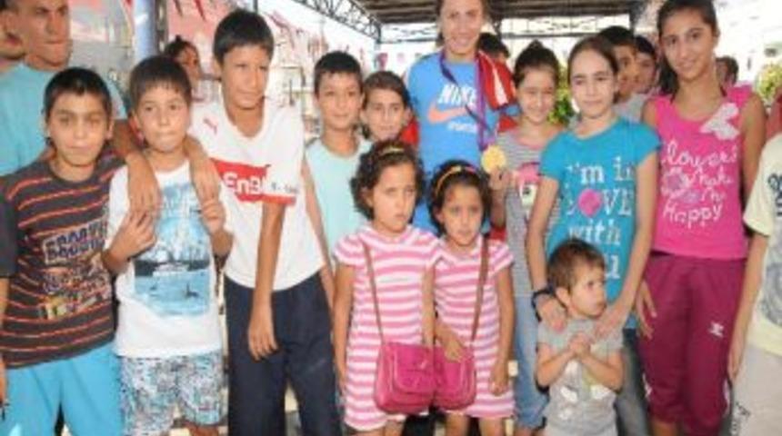 Şampiyonlar Şehir Turuna &Ccedil;ıktı