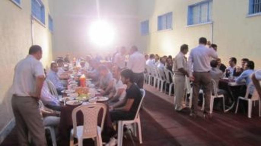 &Ccedil;ocuk Mahkumlara İftar Yemeği