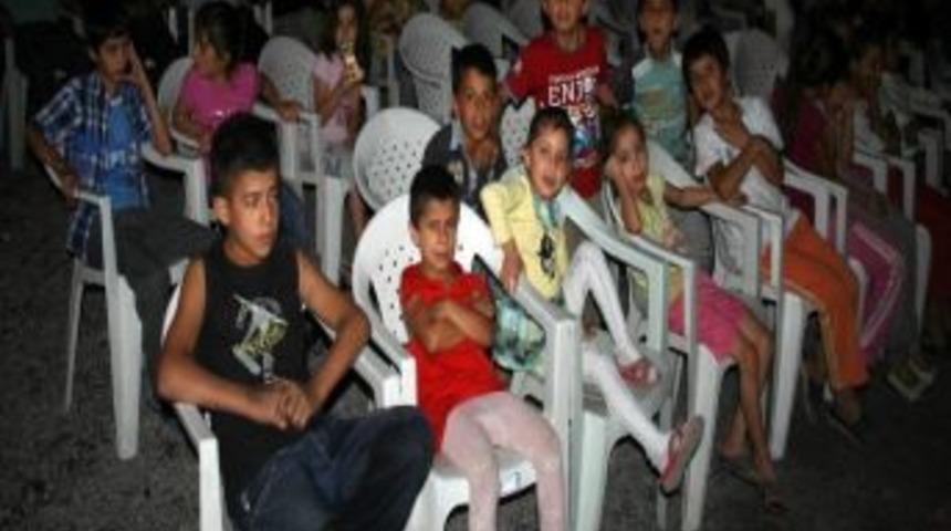 Hakkari&rsquo;de Sokak Sineması Etkinliği