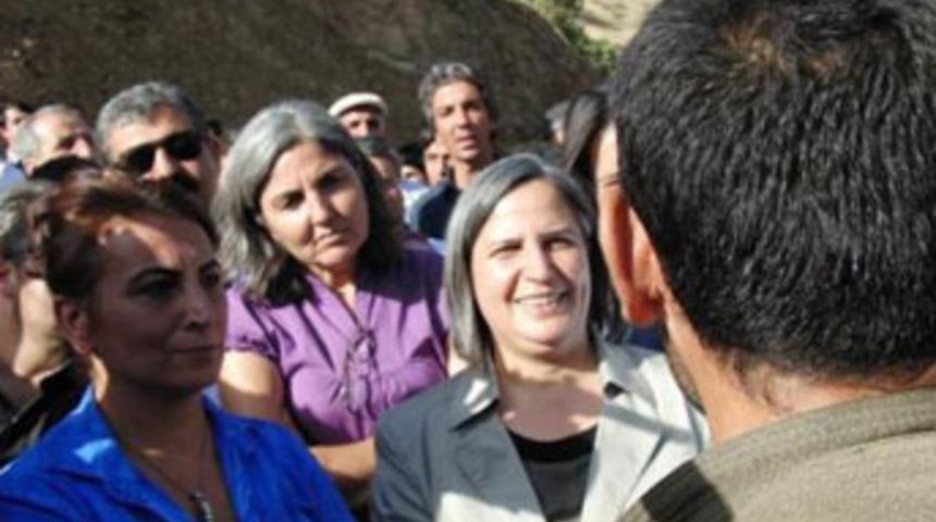 BDP'li vekillerin ter&ouml;ristlerle sohbeti