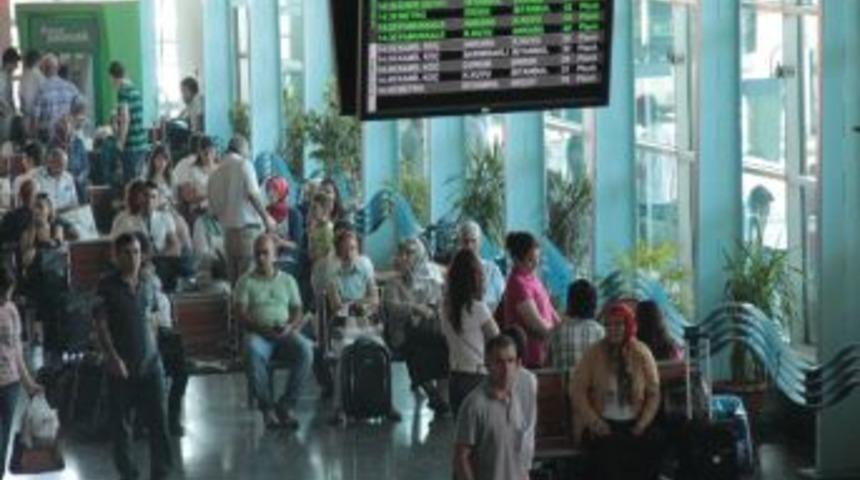 Otogarda Bayram Yoğunluğu