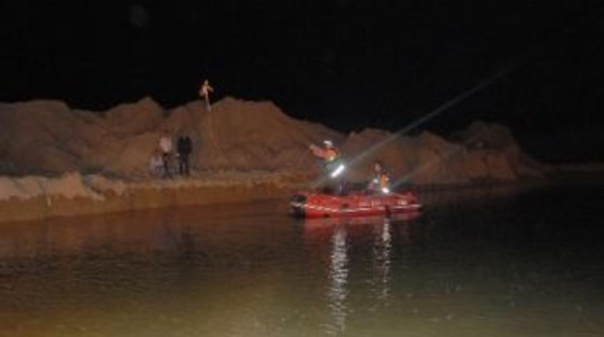 G&ouml;lette Boğulduğu D&uuml;ş&uuml;n&uuml;len &Ccedil;ocuğu Arama &Ccedil;alışmaları Devam Ediyor