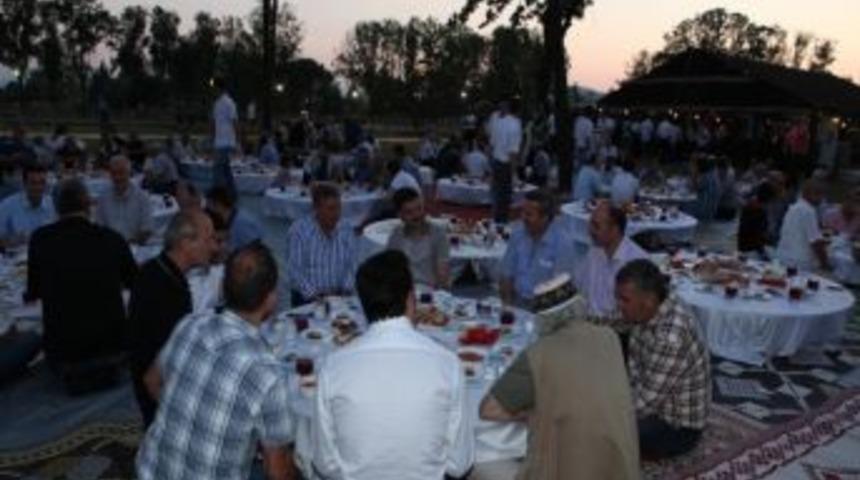 G&ouml;n&uuml;l Sofrasında Buluştular