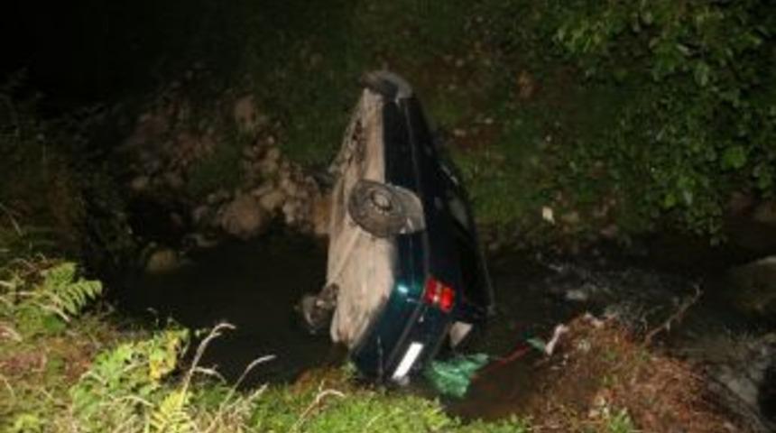 Şarampole Uçtu Kazayı Ucuz Atlattı