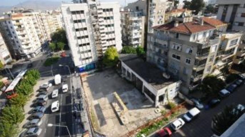 Alsancak'ta Yapılacak Tam Otomatik Otoparkta İmzalar Tamam