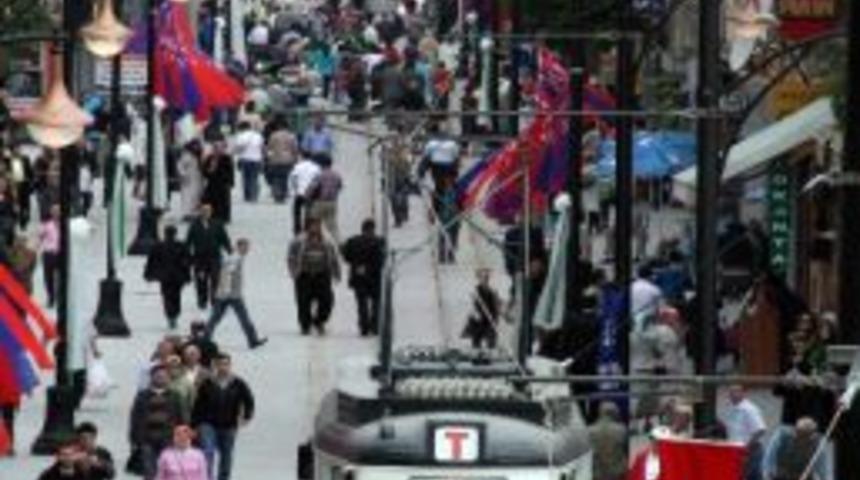 Cumhuriyet Caddesi, İstiklal Caddesi'ni Aratmıyor