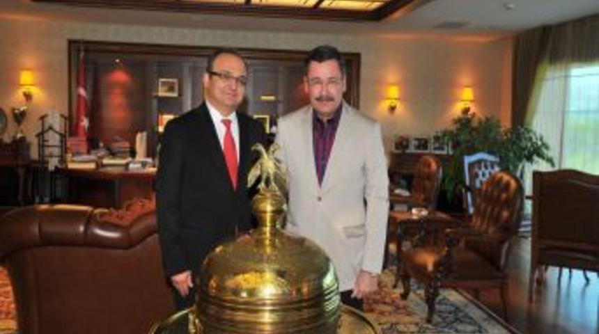 Gazi Rekt&ouml;r&uuml; B&uuml;y&uuml;kberber Başkan G&ouml;k&ccedil;ek&rsquo;i Ziyaret Etti