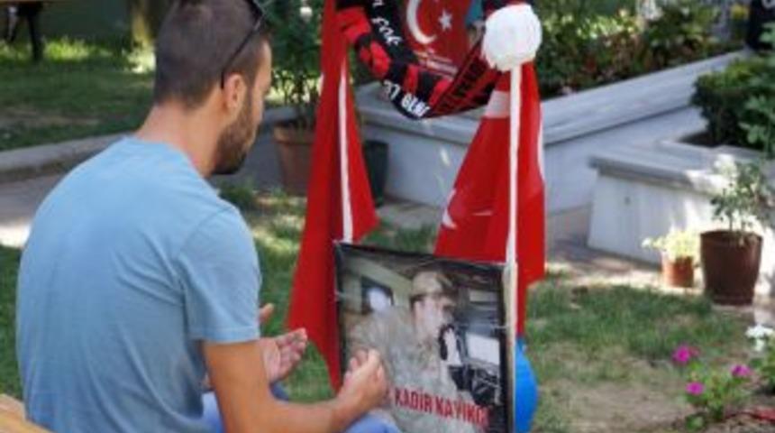 Şehit Aileleri, Bayram &Ouml;ncesi Yakınlarının Kabirlerini Ziyaret Etti