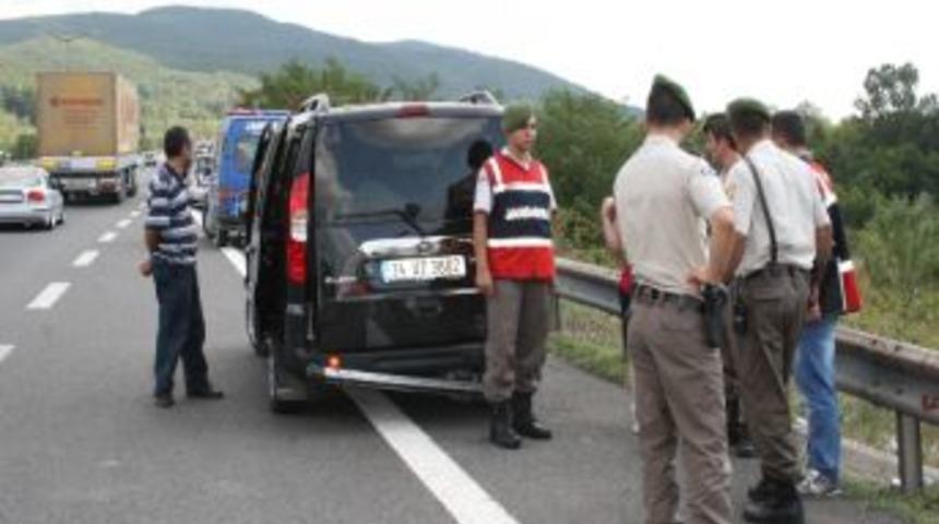 Düzce Tem Otoyolunda 13 Araç Birbirine Girdi