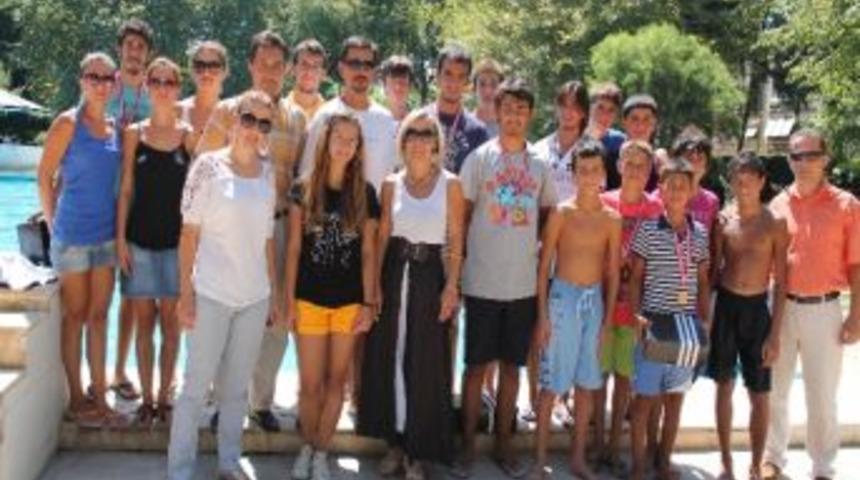 Sel&ccedil;uk Belediye Spor Y&uuml;zme Kursu Sona Erdi