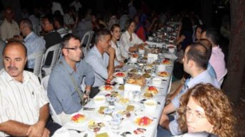 Karaosmanoğlu, "dağa Bayıra Hizmet Götürüyoruz"