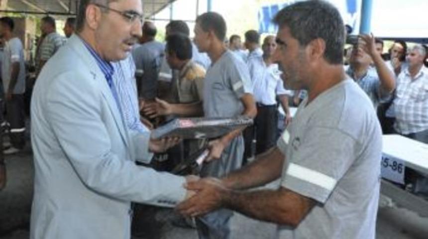 Y&uuml;reğir Belediyesi'nde Coşkulu Bayramlaşma