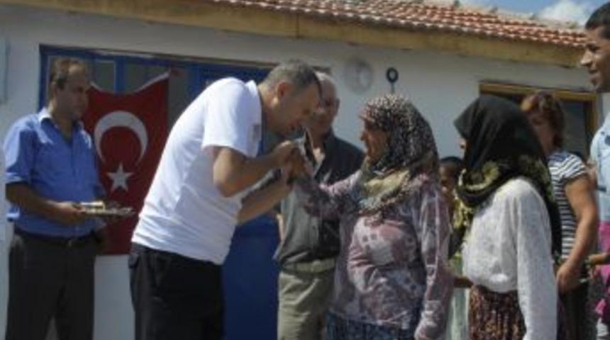 Uzunk&ouml;pr&uuml; Belediyesi Hasarlı Evde Oturan Vatandaşın Evini Yeniledi