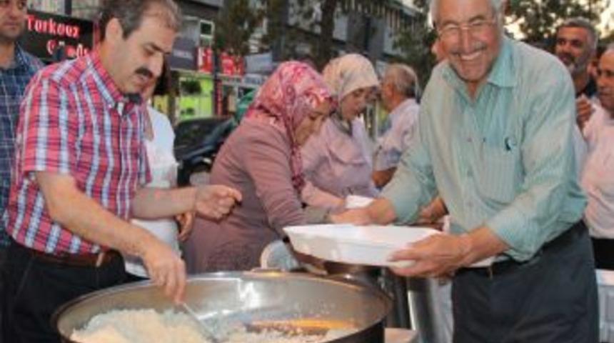 &Ccedil;ankırı'da 40 Bin Kişi Mahalle Iftarlarına Katıldı