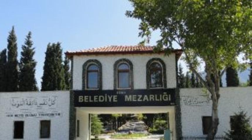 Soma Belediyesi Mezarlık Hizmet Binası Yeni Y&uuml;z&uuml;ne Kavuştu