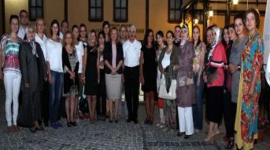 Kadın Girişimciler Yemekte Bir Araya Geldiler