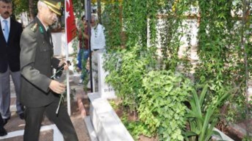 Mezarlıklarda Bayram Yoğunluğu