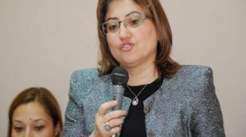 Aile Ve Sosyal Politikalar Bakanı Şahin Huzurevi Sakinlerini Unutmadı