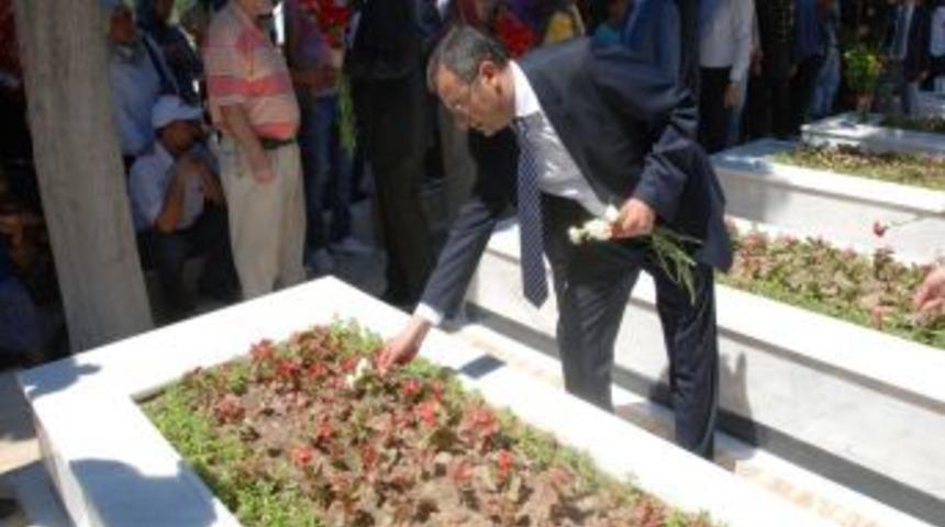 Denizli Protokol&uuml; &Ccedil;ocuk Yuvası, Huzurevi Ve Şehitliği Ziyaret Etti