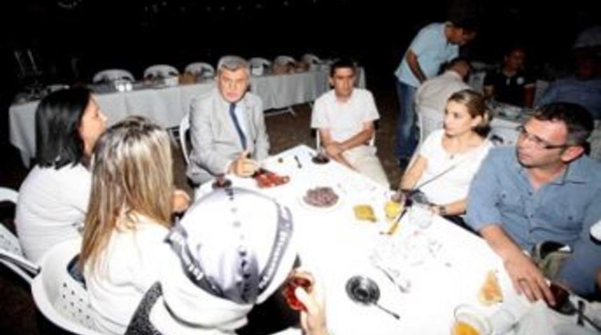 Dağa bayıra hizmet g&ouml;t&uuml;r&uuml;yoruz