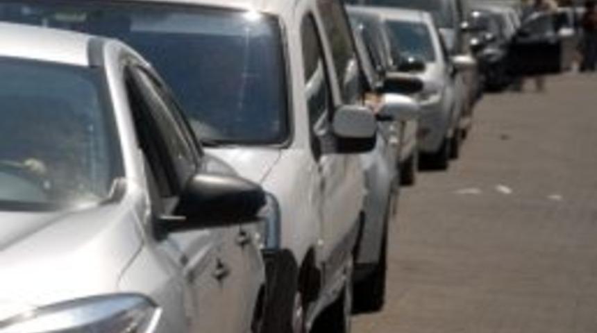 Bayram Kuyruğu 4 Kilometreyi Buldu