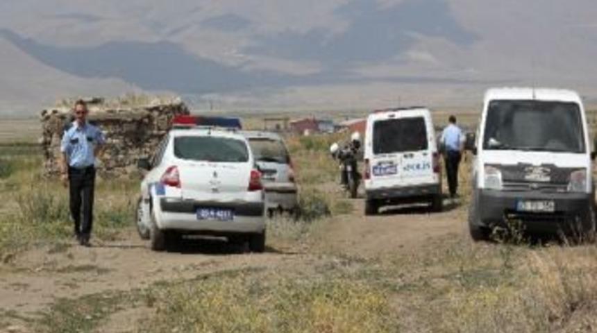 Tarlada Trakt&ouml;rle Ot Bi&ccedil;erken Silahlı Saldırıya Uğraşan 1 Kişi Yaralandı