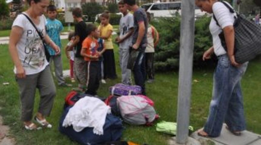 (&ouml;zel Haber) 7 Kişilik Aile Otomobilde Yanmaktan Son Anda Kurtuldu