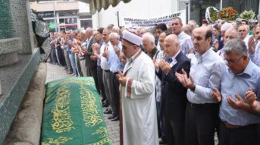 Ergenekon Davası Tutuklusu Ağabeyinin Cenaze Törenine Katıldı