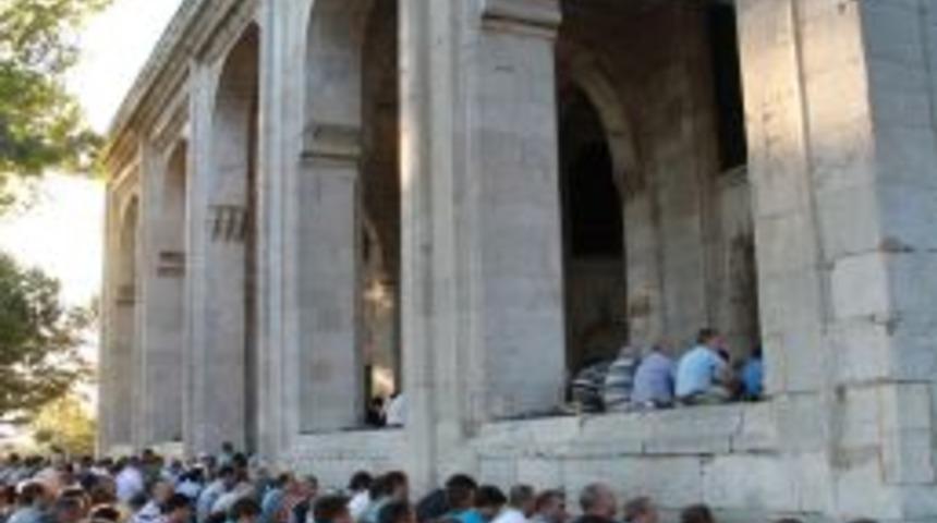 Bayramı Namazında Camiler Doldu Taştı