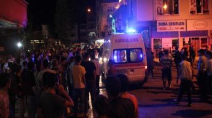 Sakarya&rsquo;da Bı&ccedil;aklı Kavga: 1 Yaralı