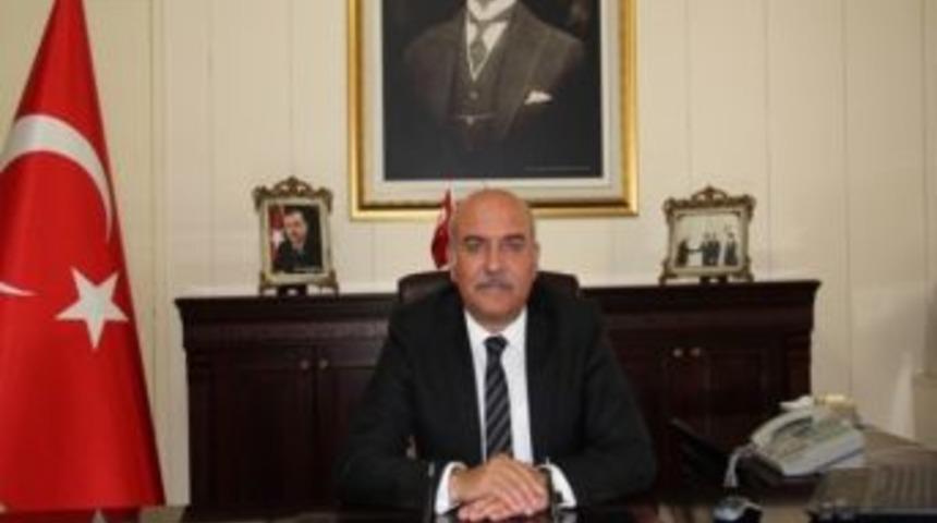 Vali İpek, Bayburtluların Ramazan Bayramını Kutladı