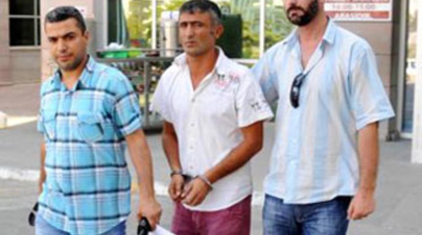 Tacizcisini acil serviste yakalattı