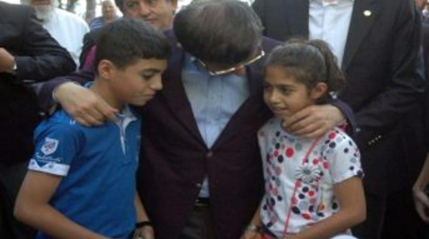 Bakan Davutoğlu Bayram Namazını Konya'da Kıldı