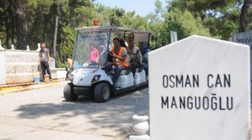 Mezarlıkta Golf Arabalı Servis