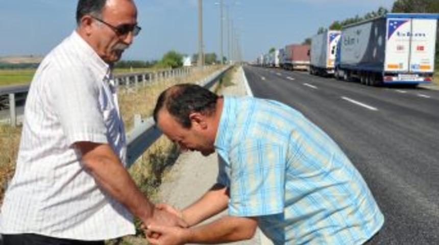 Herkes Ailesiyle TIR&rsquo;cılar Arkadaşlarıyla Bayramlaştı