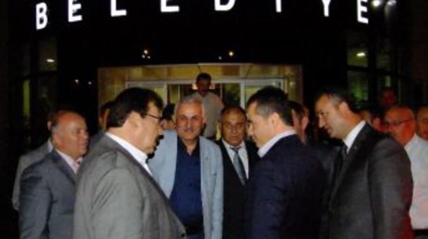 Bakan Suat Kılı&ccedil;&rsquo;a Baba Ocağında Sel Raporu Sunuldu