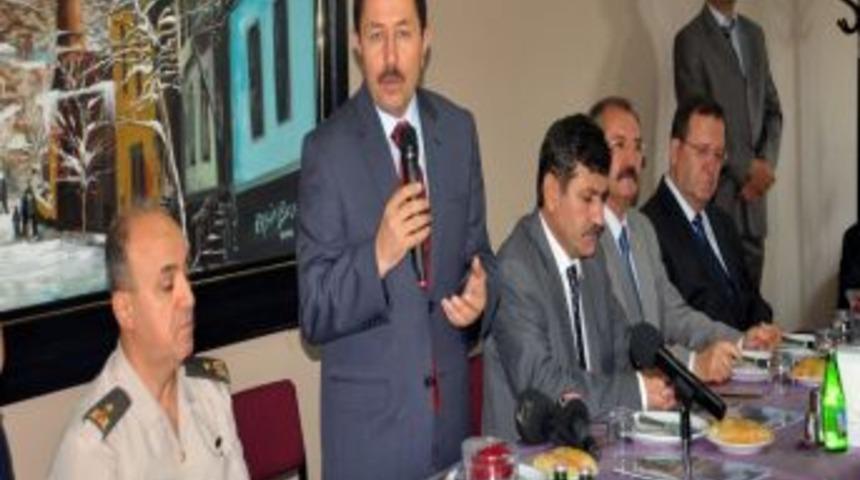 Afyon Protokol&uuml; Bayramlaştı, Ter&ouml;r Belasının Sona Ermesi Temenni Edildi