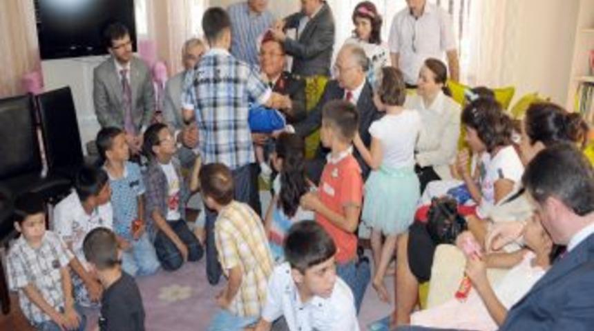 Daşöz: Manisa'da Bayramın Coşkusunu Yaşamaktan Büyük Mutluluk Duyuyoruz